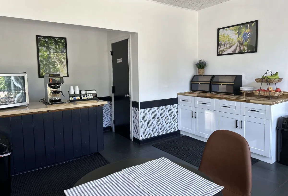 Coffee and grab-and-go breakfast area